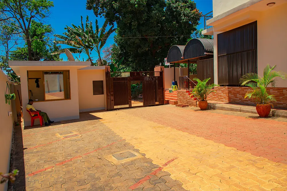 Kilimanjaro White House Hotel - Kilimanjaro pre and Post Climb Accommodation