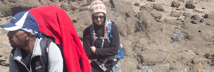 MAWENZI TARN CAMP [4330M] - KIBO HUT [4700M]