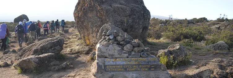  Shira Camp 1 (3,500m) to Moir Hut (4,200m)